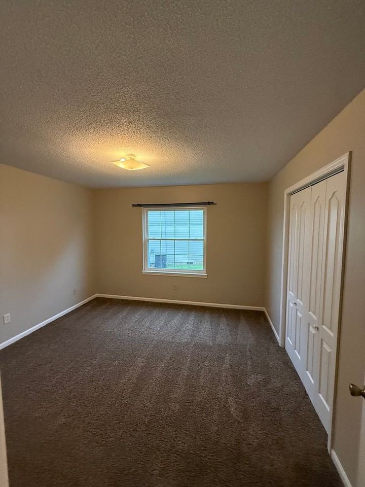 205 Glenwood Ln #1 - Photo 6 of 20