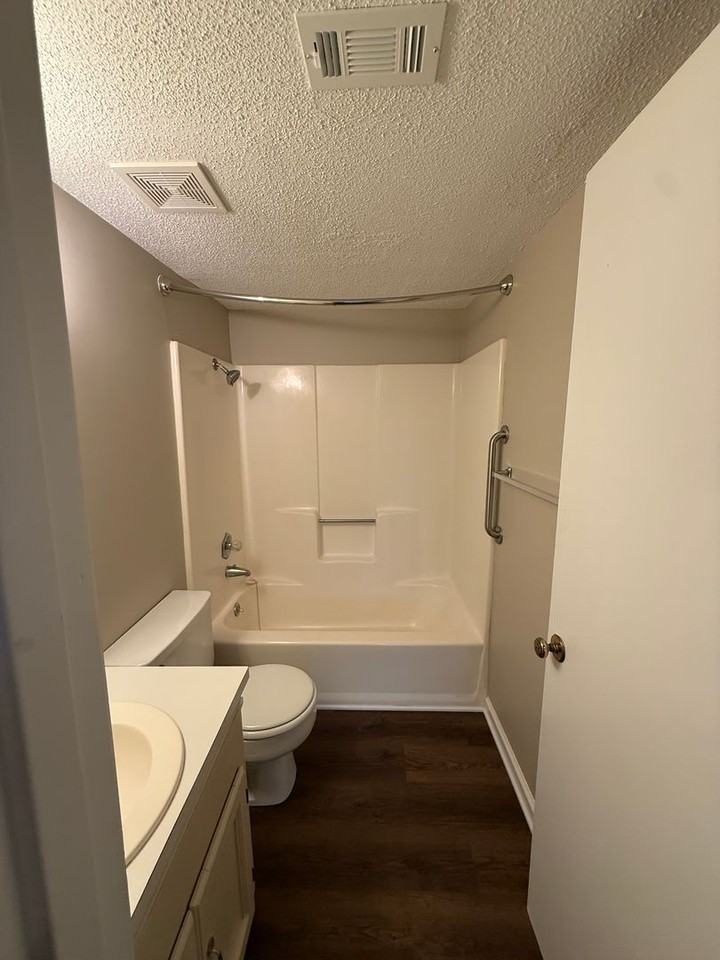 205 Glenwood Ln #1 - Photo 7 of 20