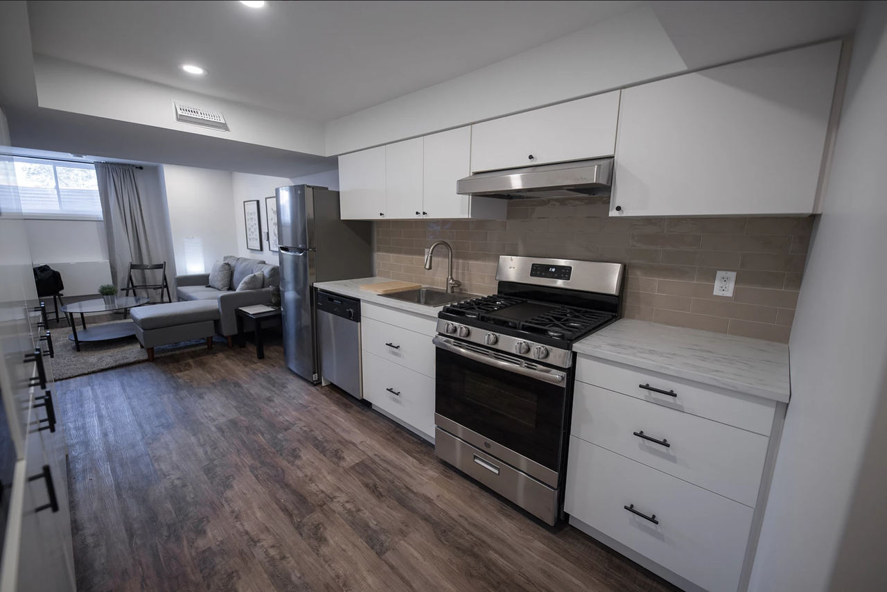 856 Bronson Ave - Photo 3 of 50