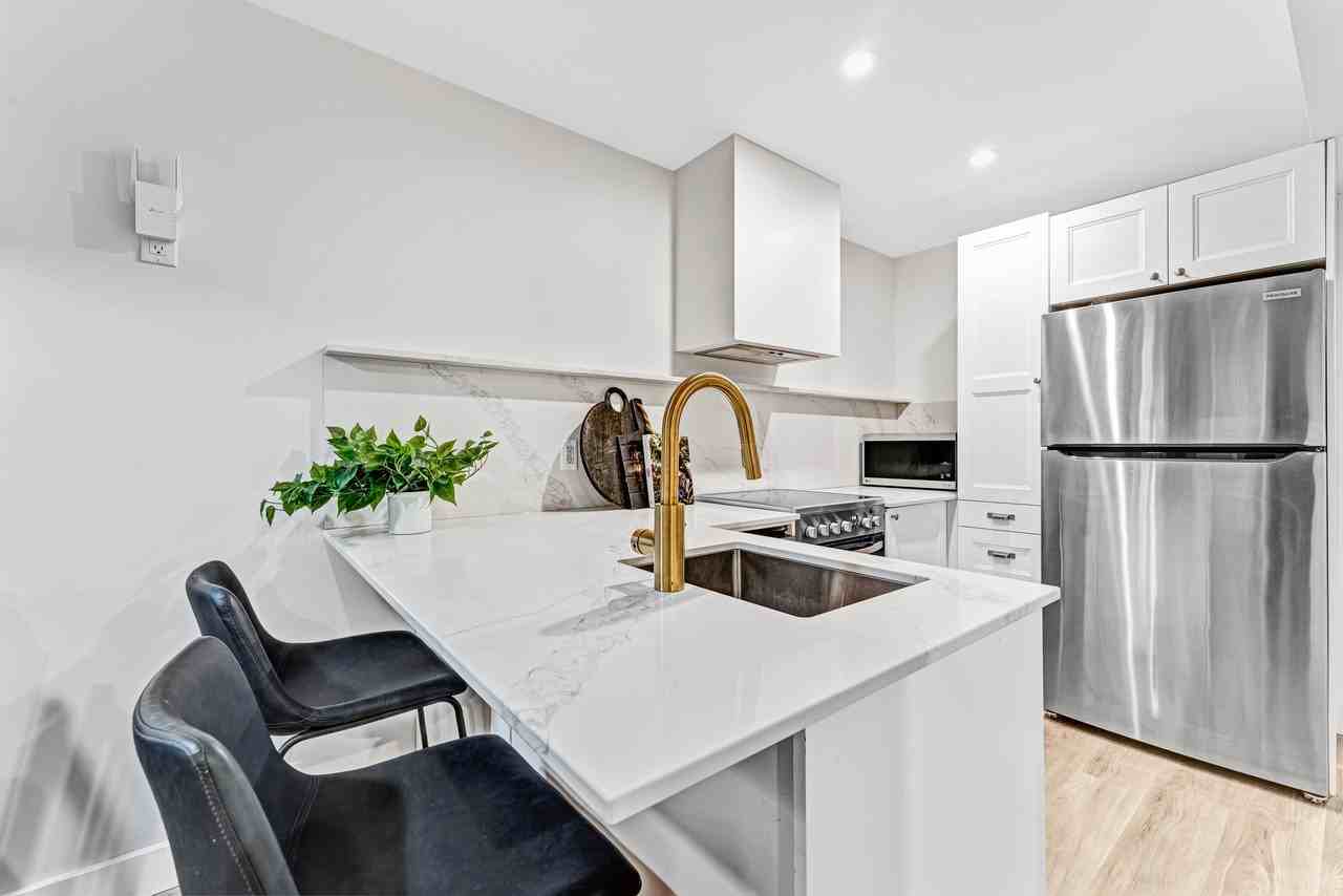 119 Hopewell Ave - Photo 6 of 44