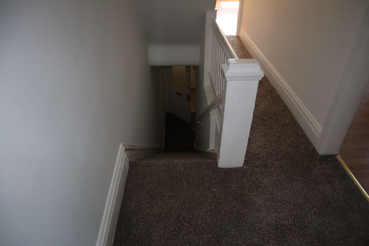 113 Reading Ave - Photo 5 of 12