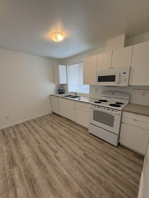 12037 59 St NW - Photo 5 of 10