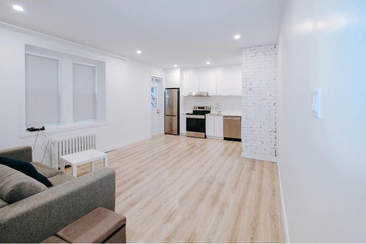 4530 Av Girouard — photo 1