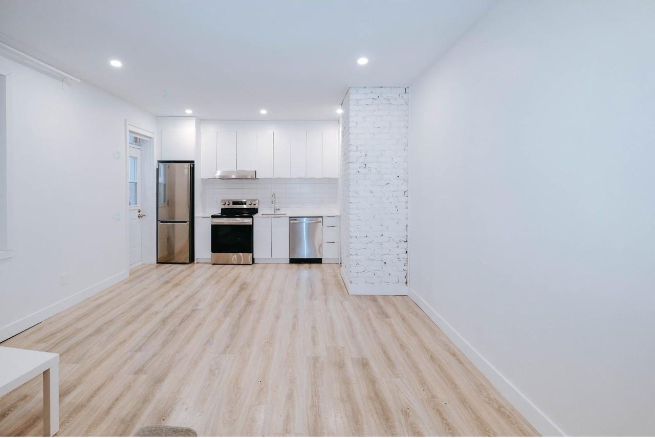 4530 Av Girouard — photo 3