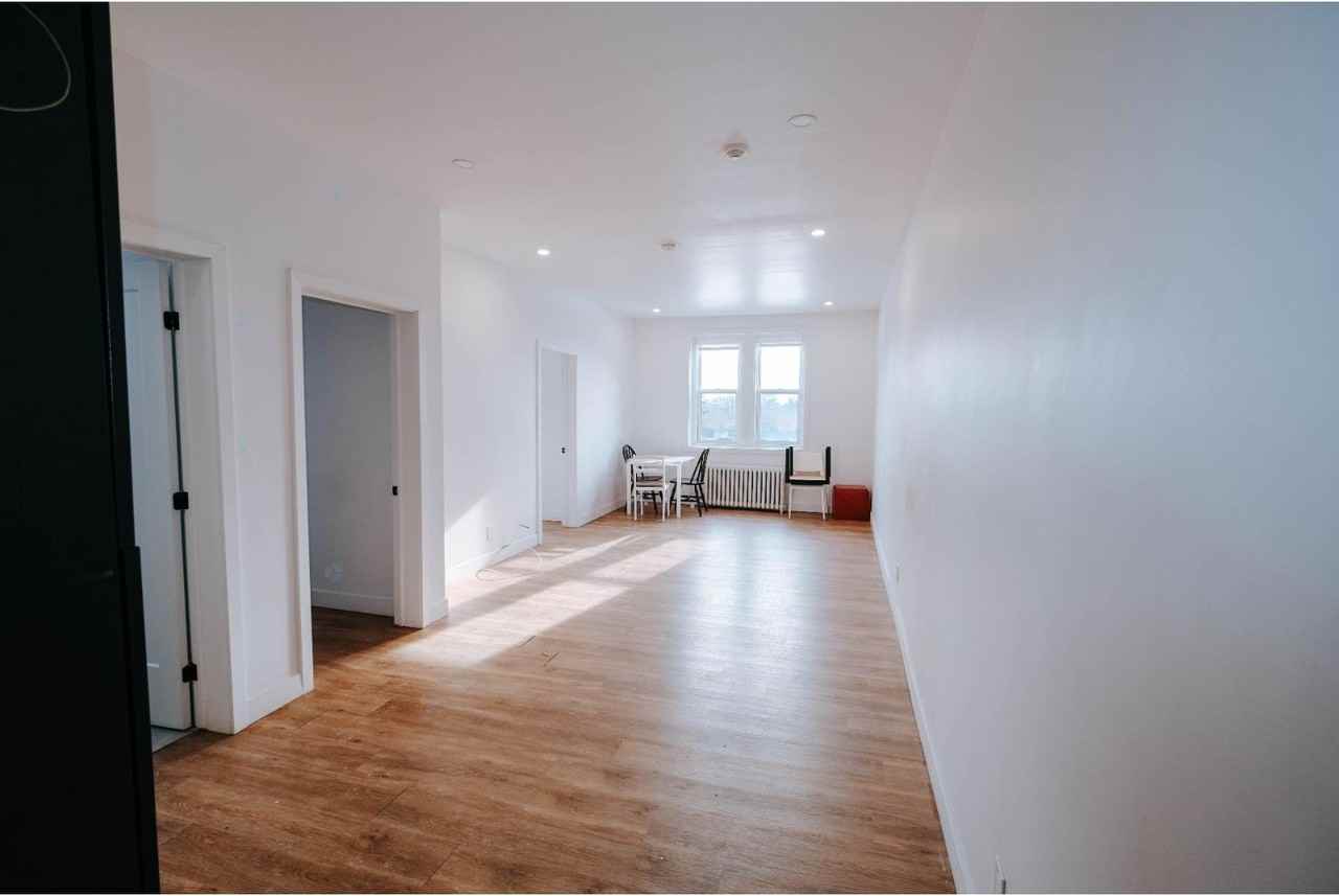 4530 Av Girouard — photo 1