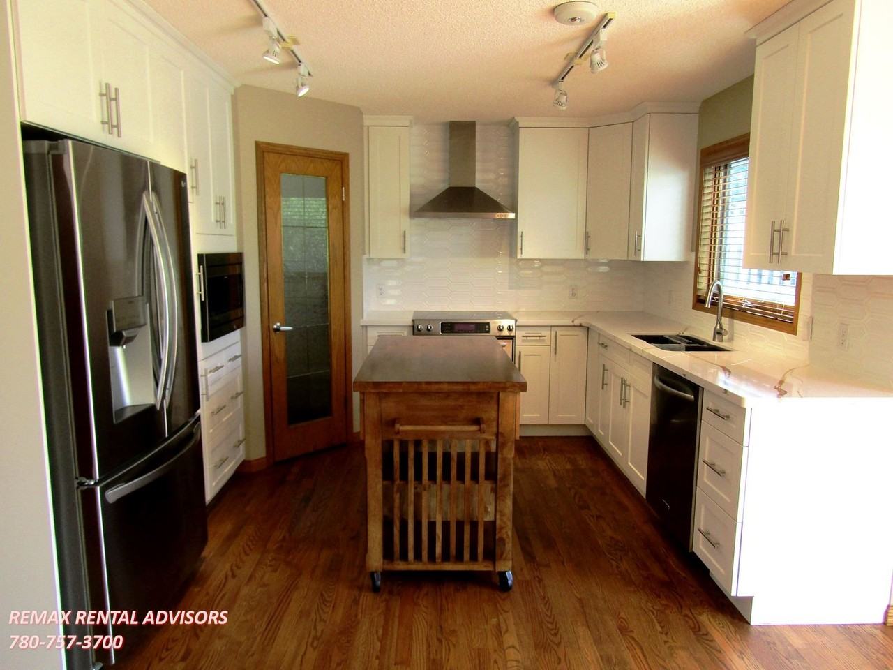 256 Edgebrook Rise Nw - Photo 3 of 29