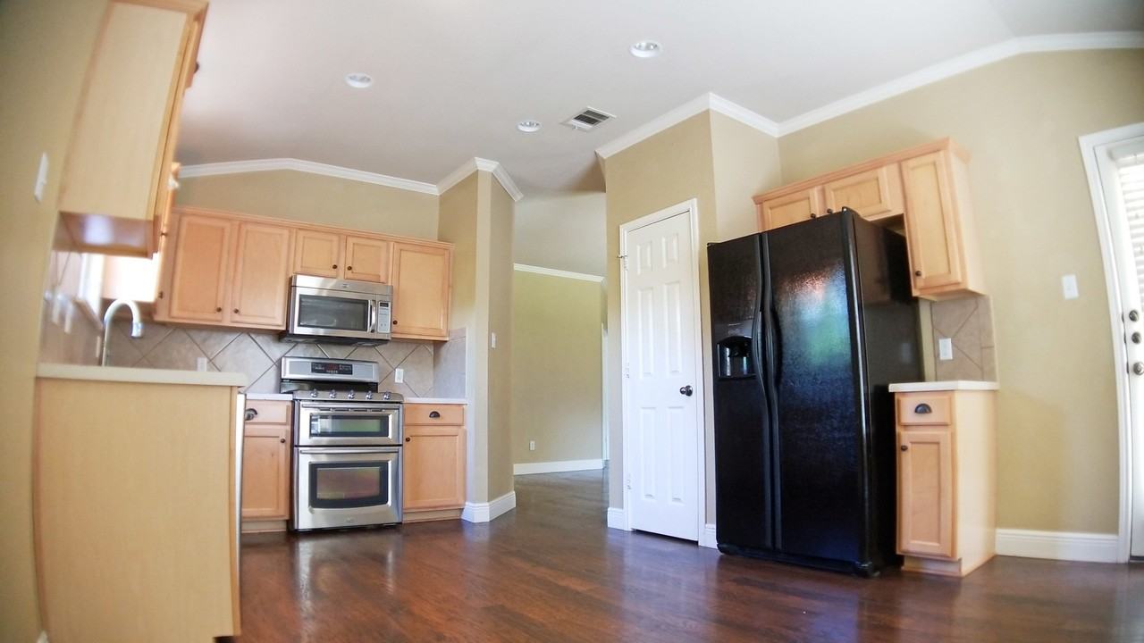 4140 Rocky Mountain Trl - Photo 4 of 19