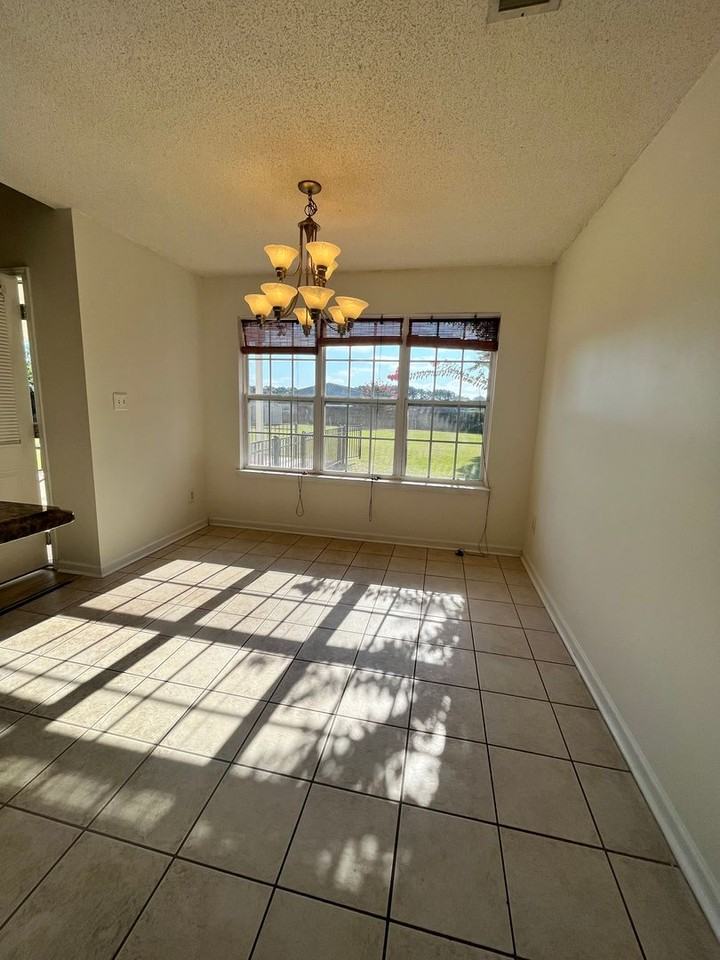 715 Sark Dr - Photo 7 of 21