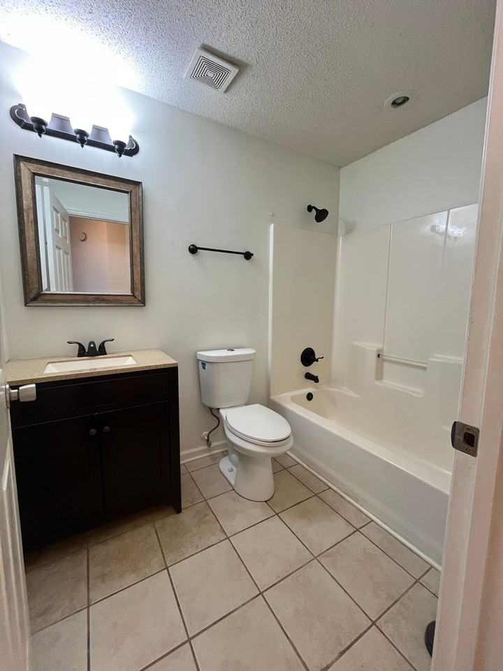715 Sark Dr - Photo 7 of 20