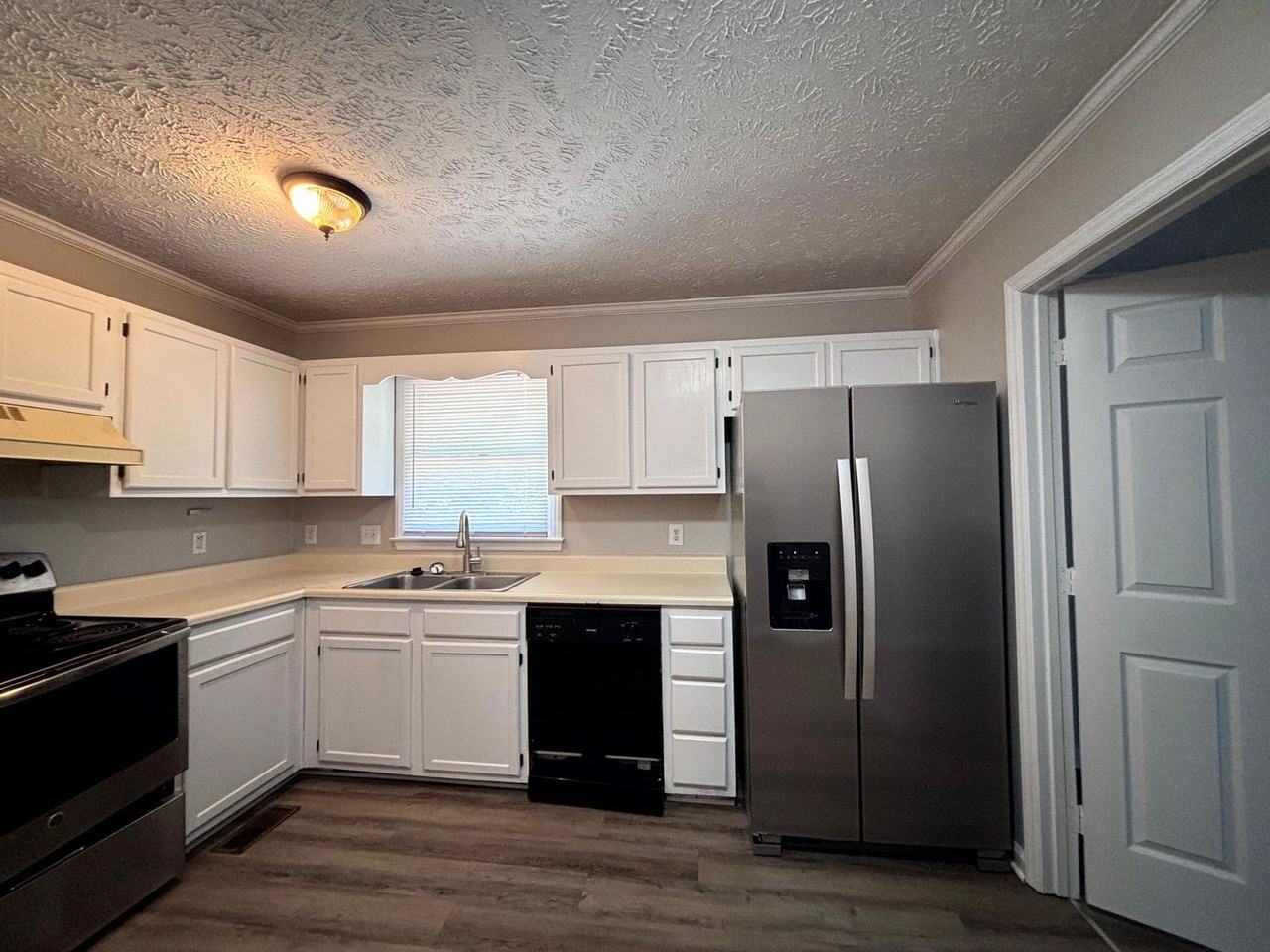 2508 Lull Water Dr - Photo 5 of 25