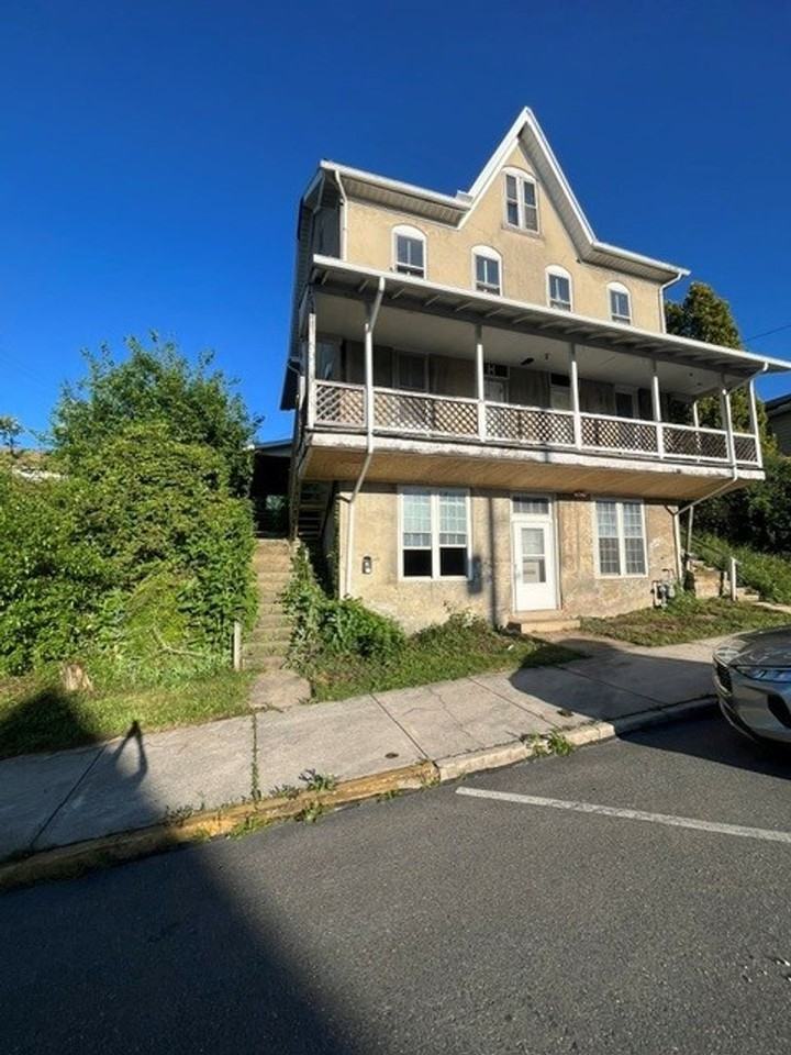 204 N 2nd St