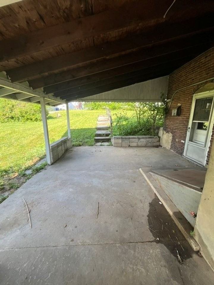 204 N 2nd St - Photo 3 of 9