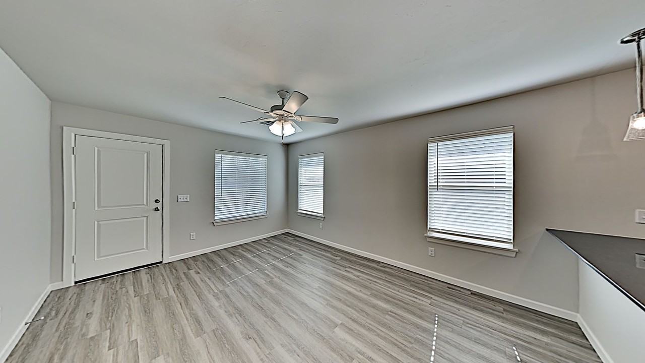 1322 Nw 111th St - Photo 4 of 16