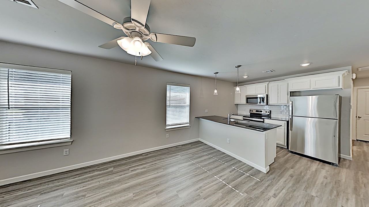 1322 Nw 111th St - Photo 5 of 16