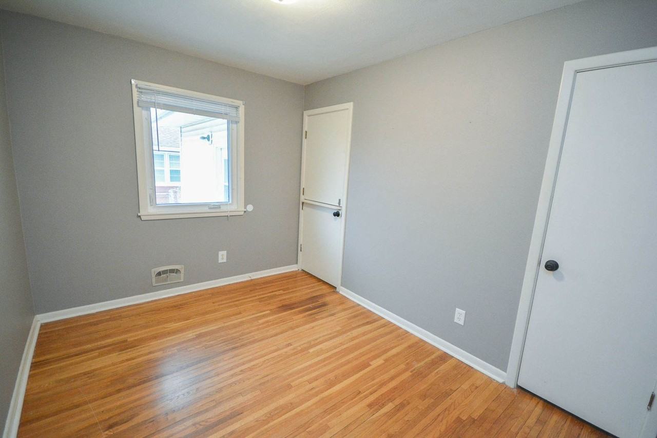 1812 17 1/2 St Nw - Photo 6 of 16