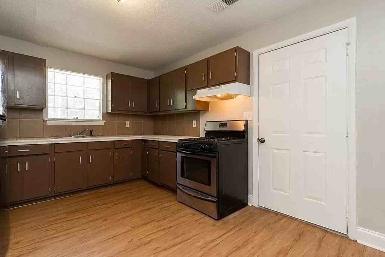 482 Arthur St Sw - Photo 6 of 10