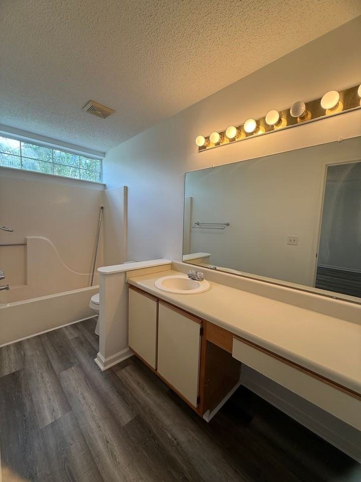 701 Coventry Ln #B5 - Photo 4 of 7