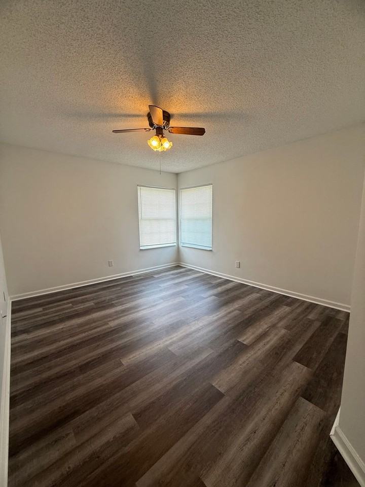 701 Coventry Ln #B5 - Photo 5 of 7
