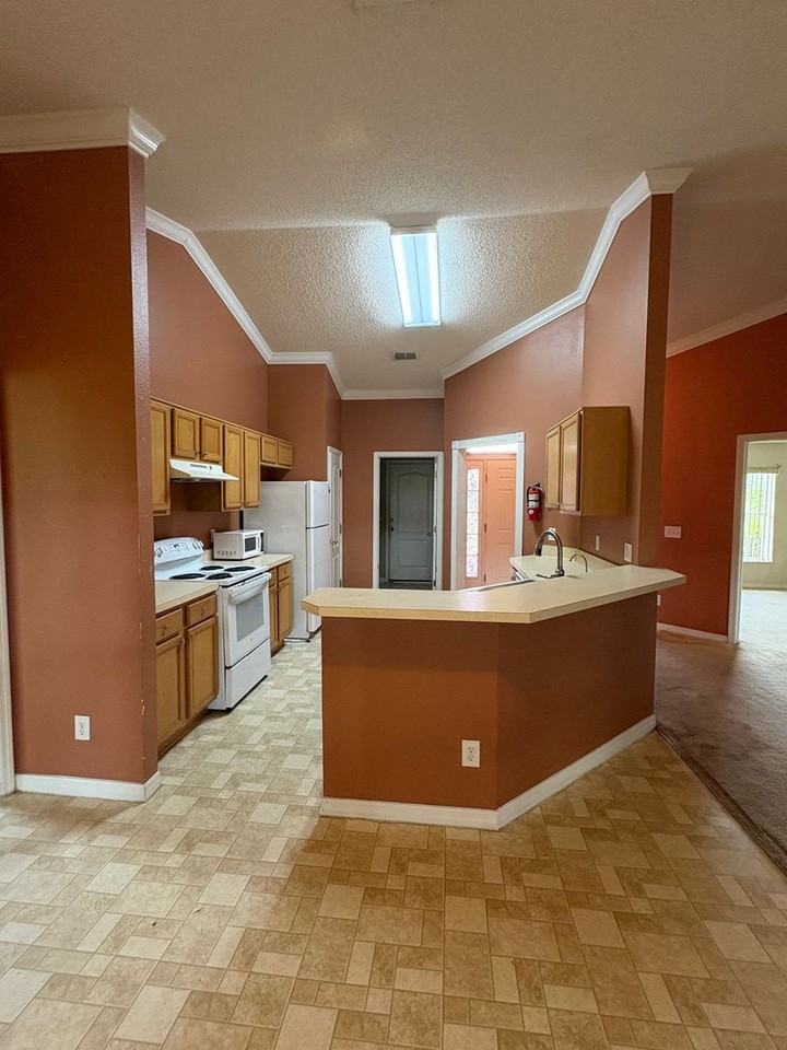 104 Herring Ln - Photo 7 of 18