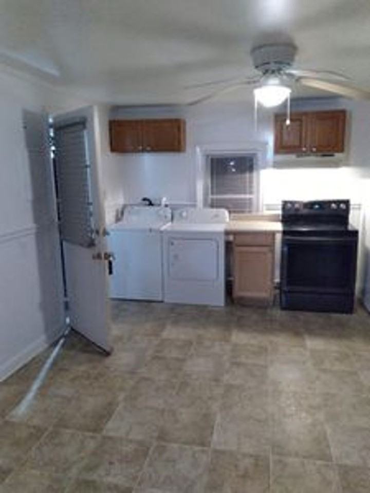 120 Barker Ave - Photo 6 of 23