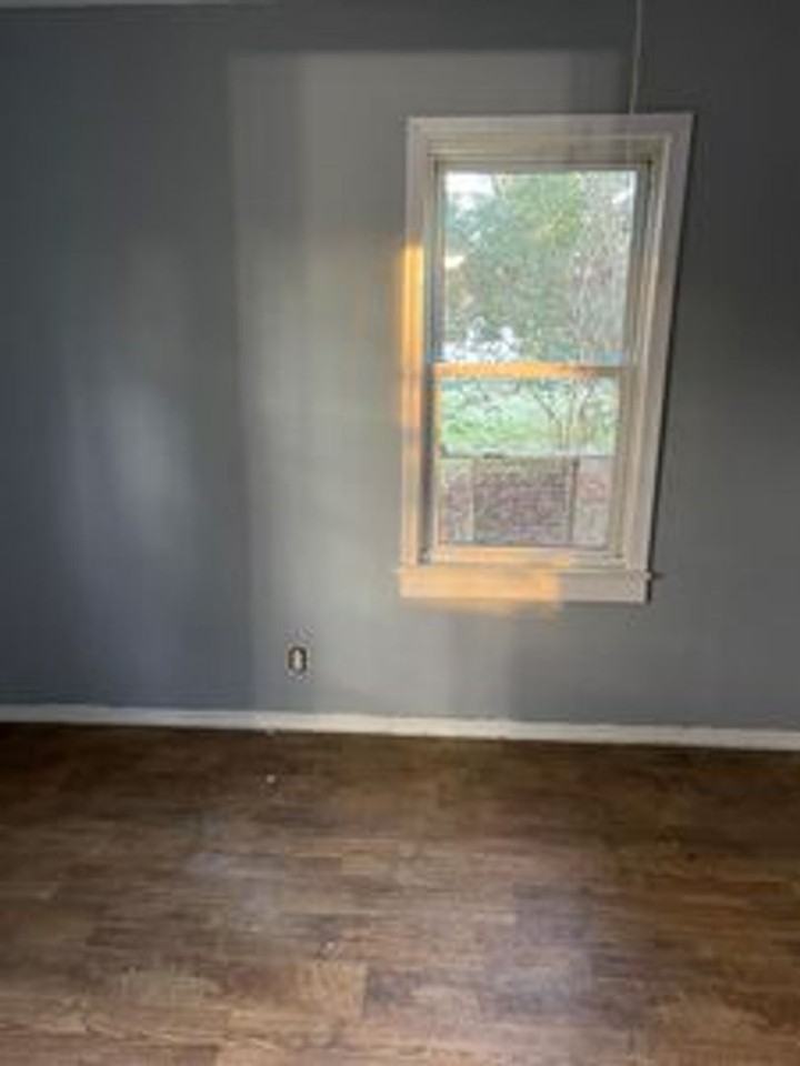 120 Barker Ave - Photo 7 of 23