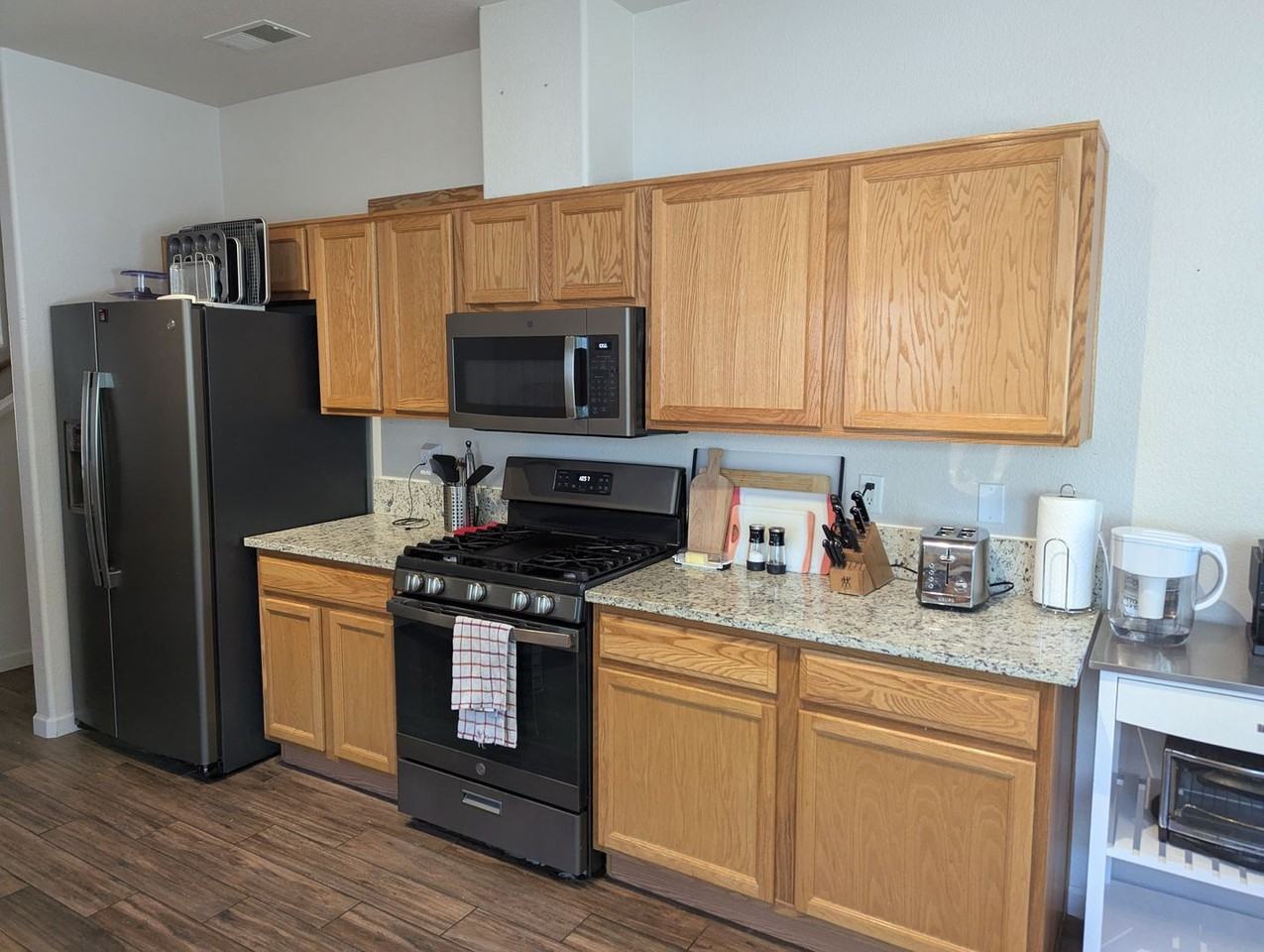 2088 S Thompson Loop - Photo 4 of 16