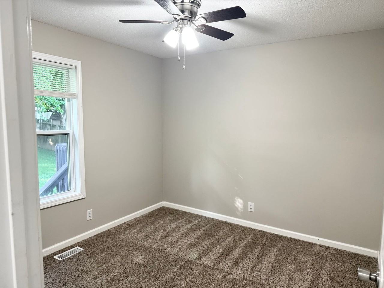 1804 Harbor Dr - Photo 7 of 19