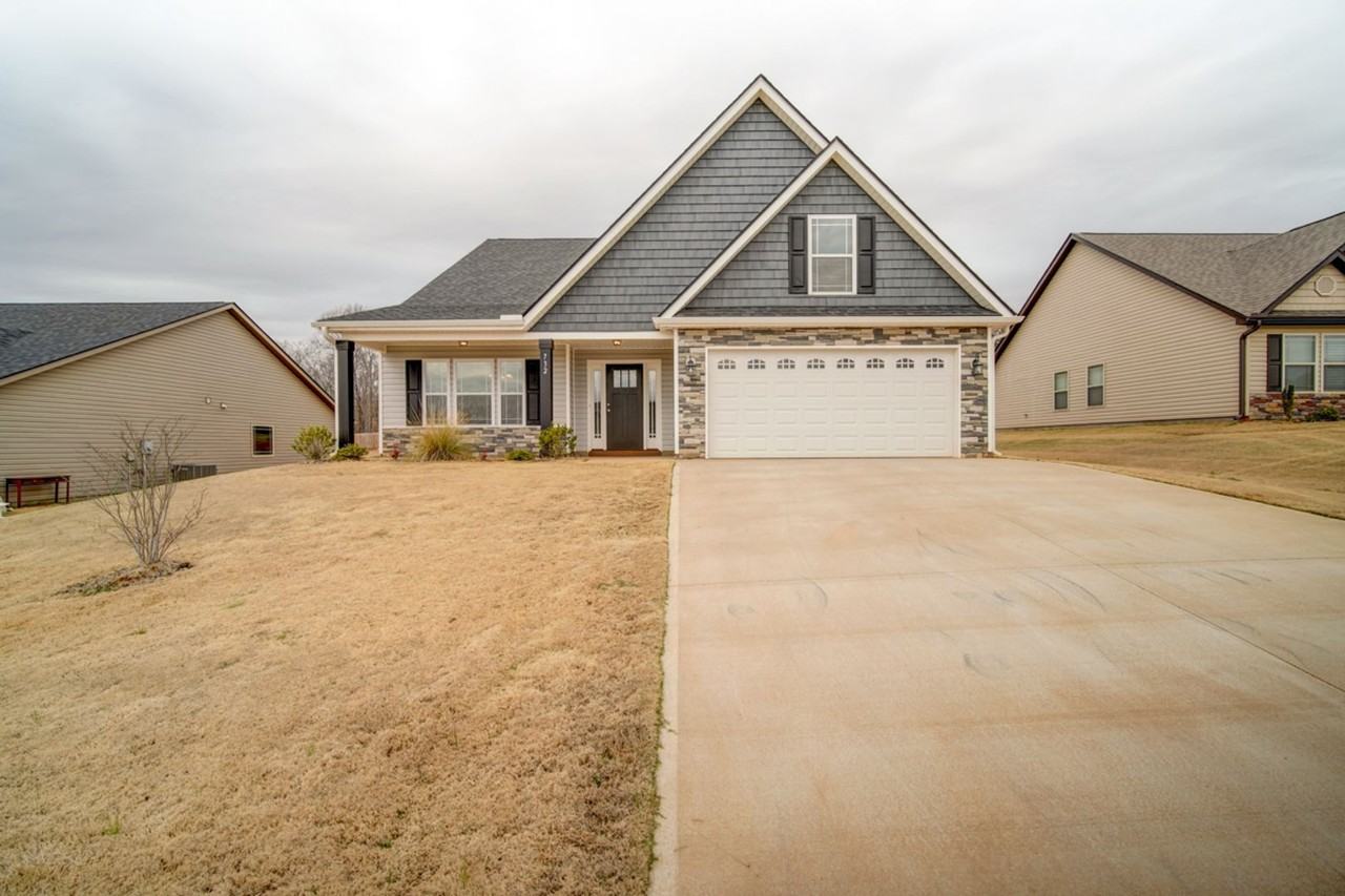732 Shelburne Ln - Photo 2 of 50