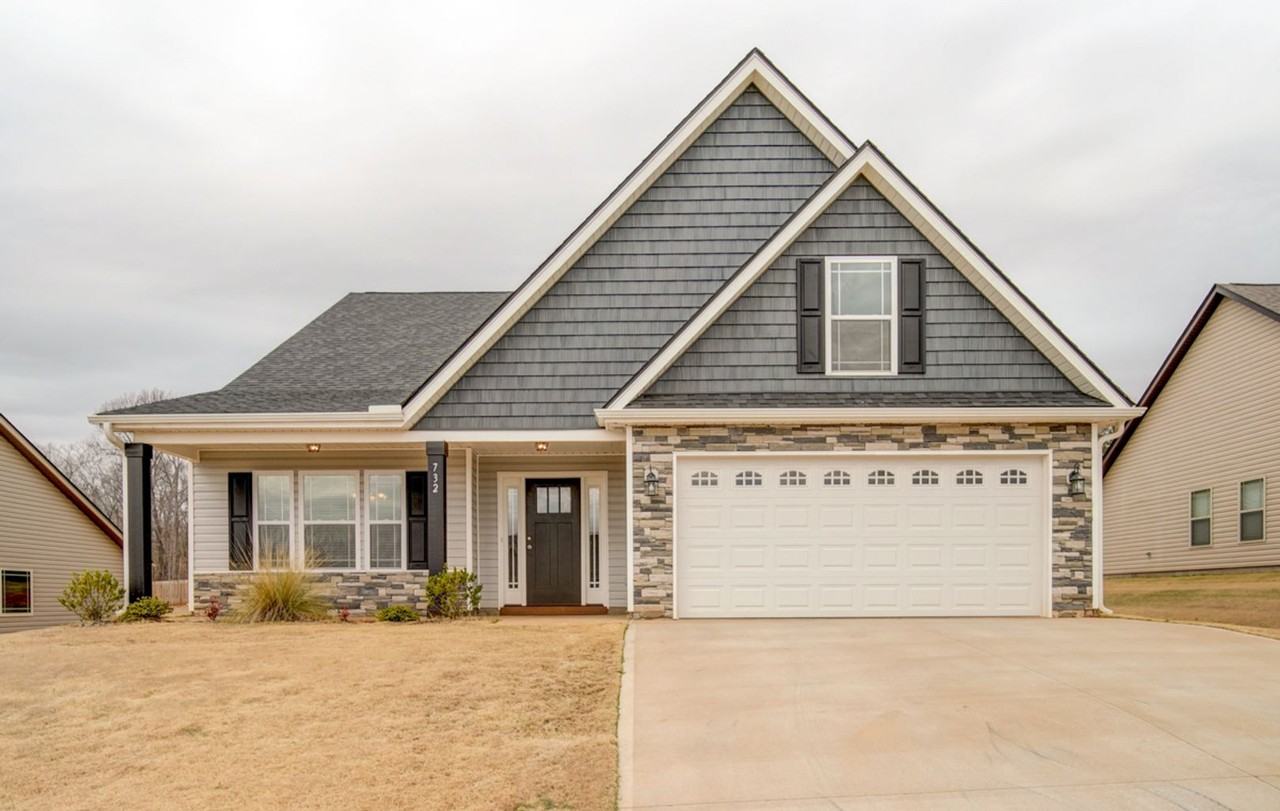 732 Shelburne Ln - Photo 4 of 50