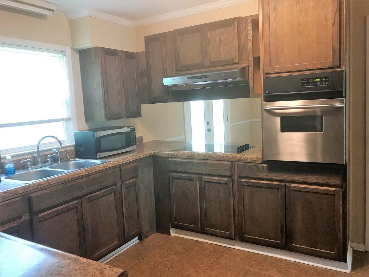 118 Sandy Way - Photo 3 of 20