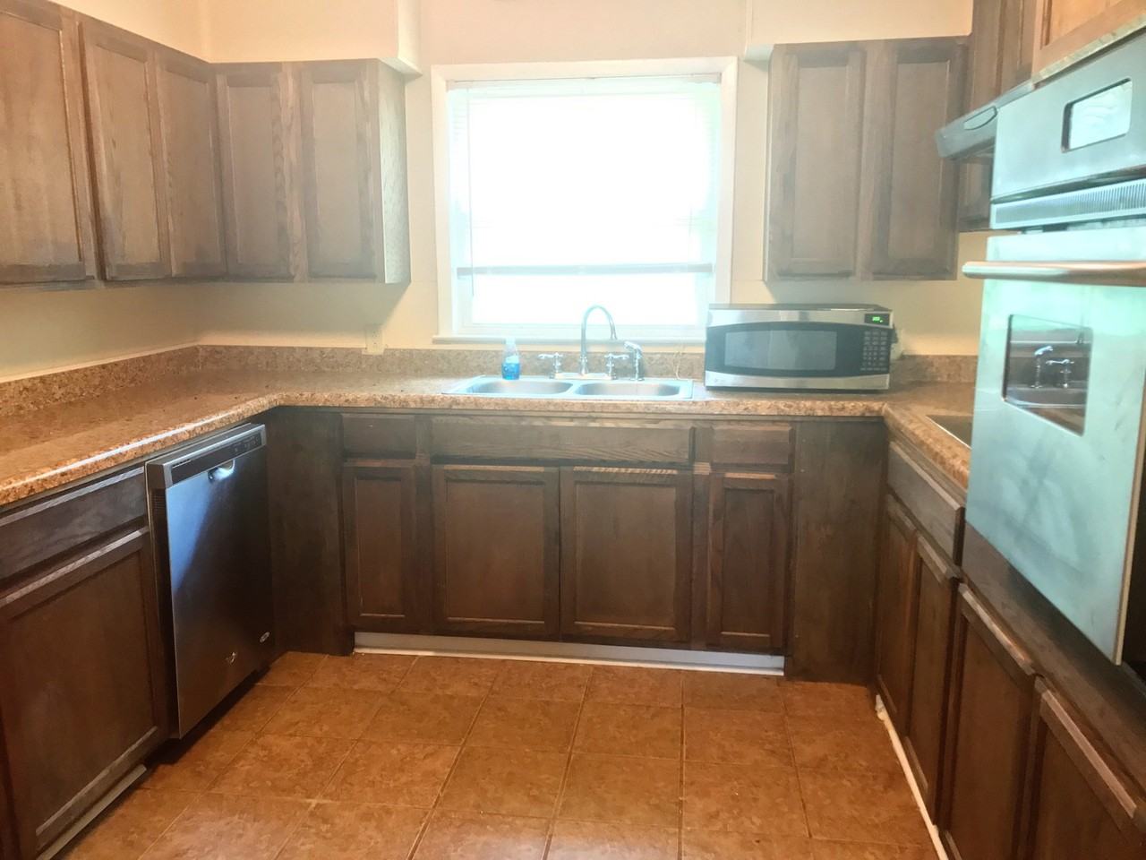 118 Sandy Way - Photo 4 of 20