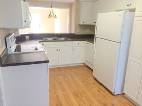 221 Sunview Dr - Photo 1 of 1