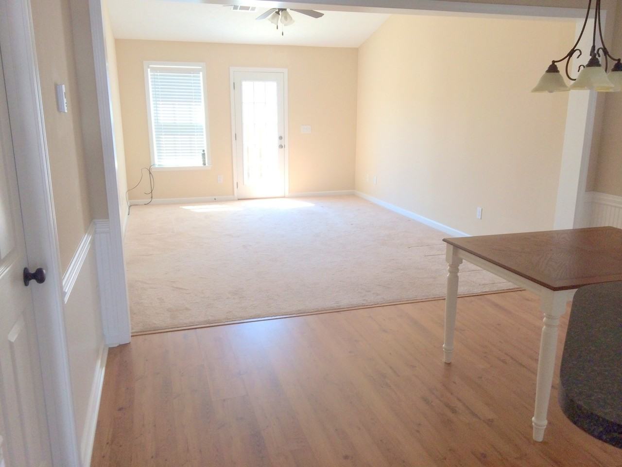 221 Sunview Dr - Photo 2 of 6