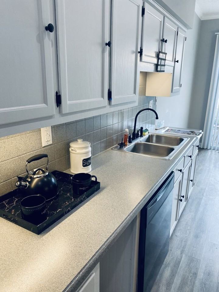 205 Forest View Ct - Photo 6 of 29