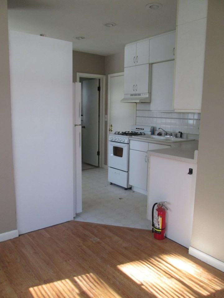 903 S Dodge St - Photo 2 of 14