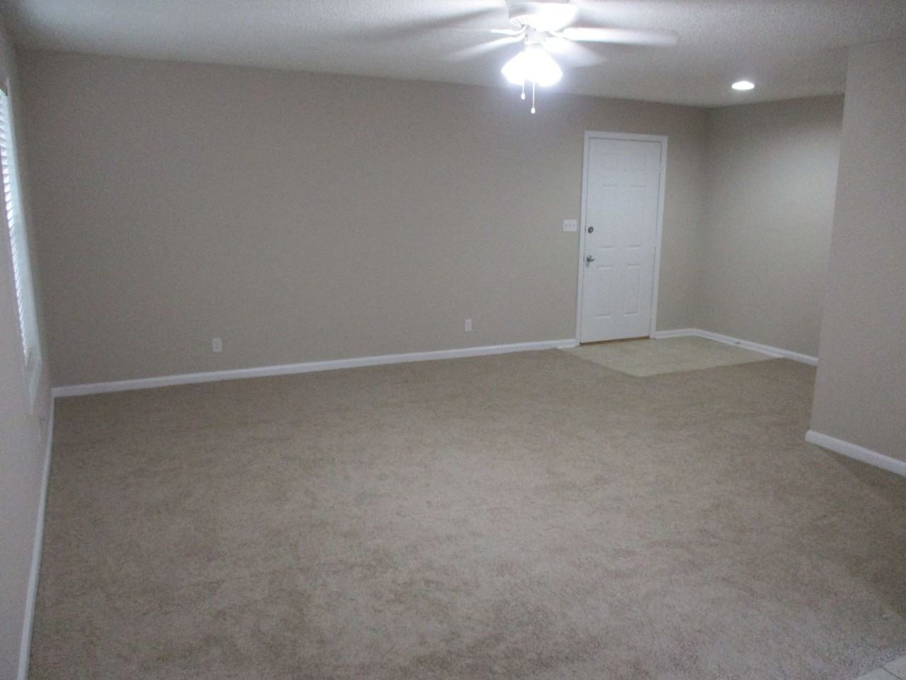803 W Island Square Dr - Photo 2 of 16