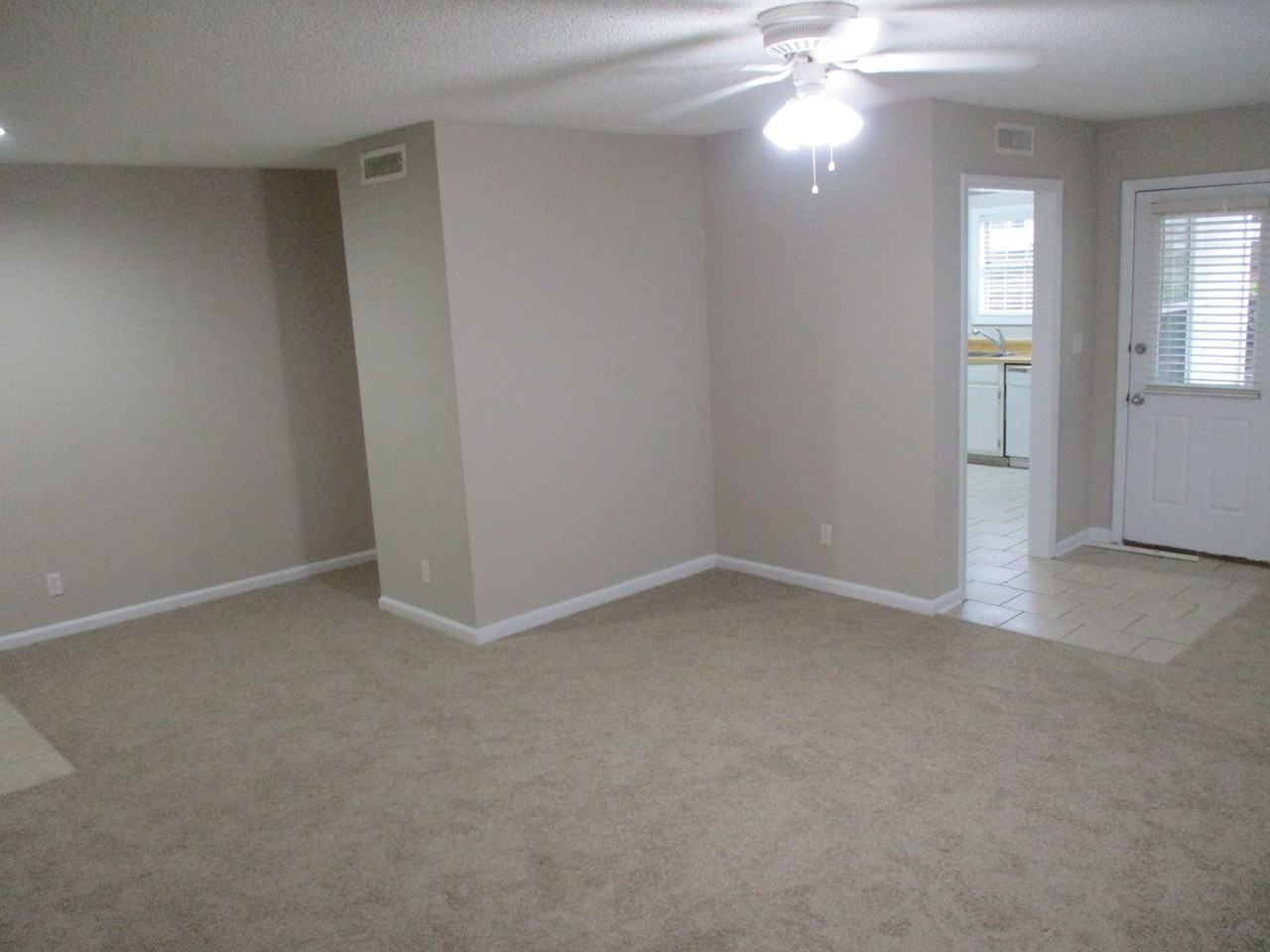 803 W Island Square Dr - Photo 3 of 16