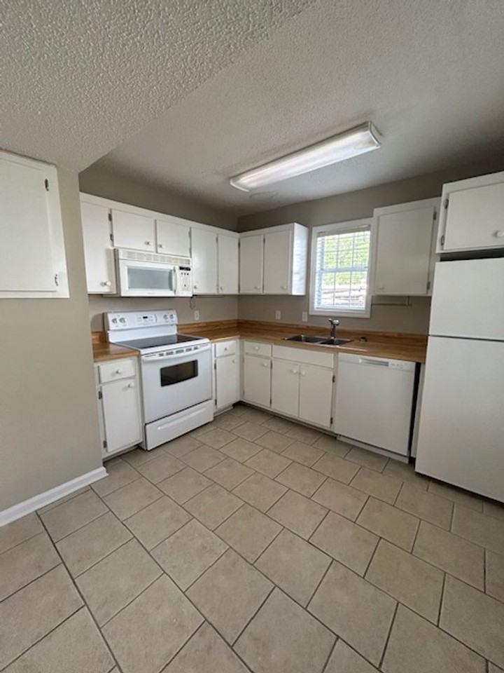 803 W Island Square Dr - Photo 6 of 16