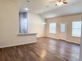 featured image of 10007 Westover Blf