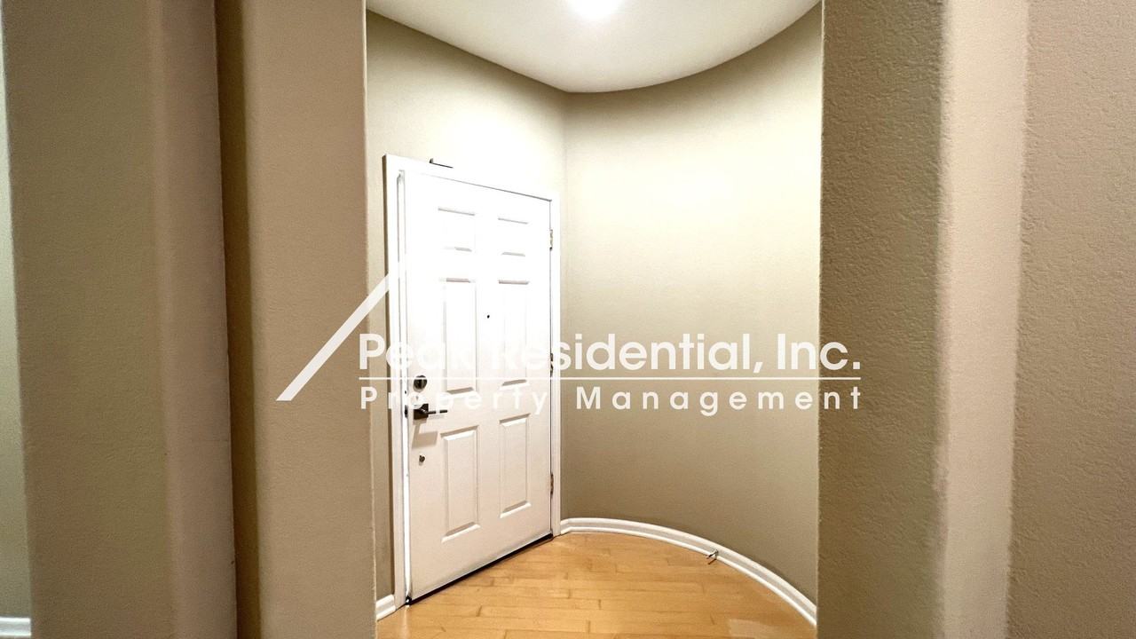 9409 Trolio Way - Photo 3 of 30