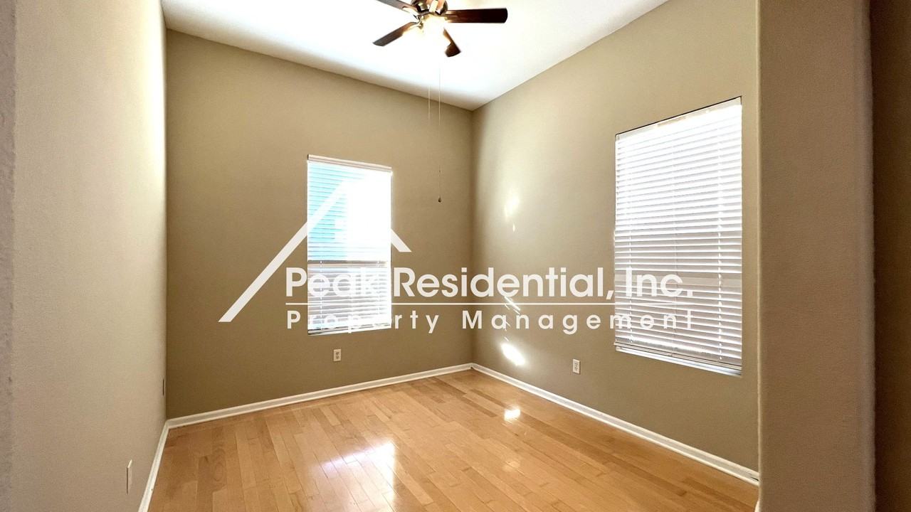 9409 Trolio Way - Photo 4 of 30