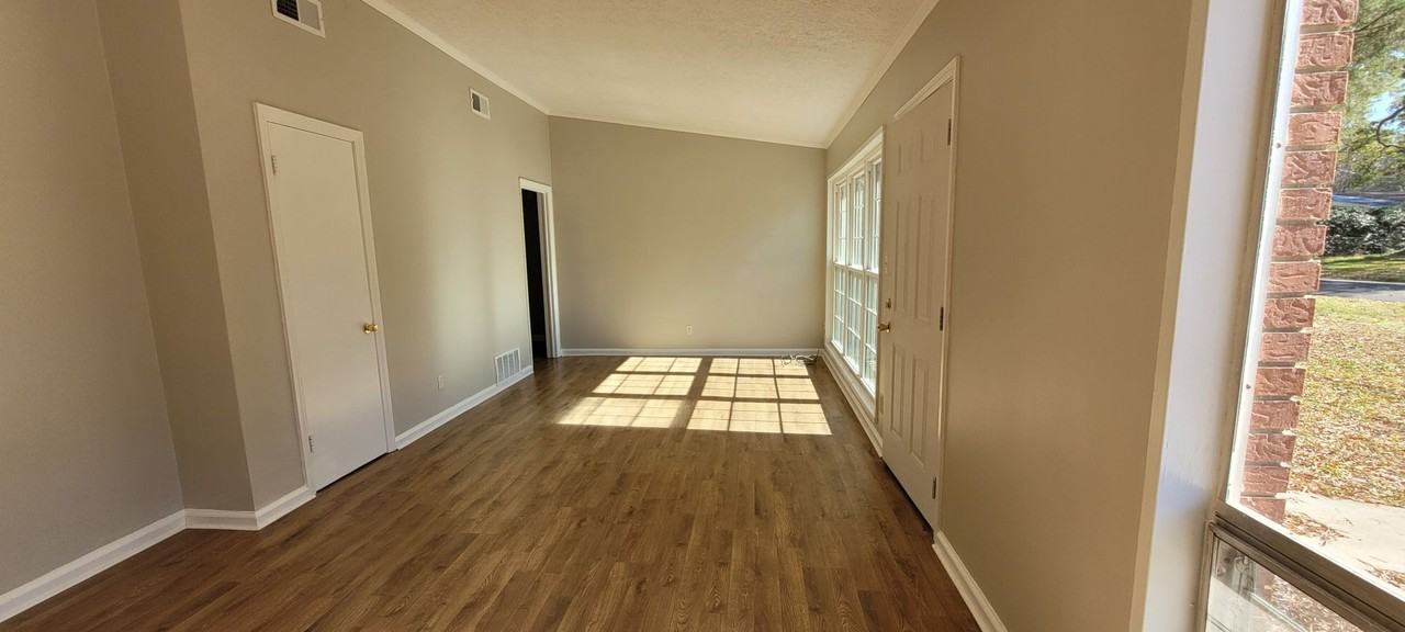 2733 Rice St - Photo 2 of 14