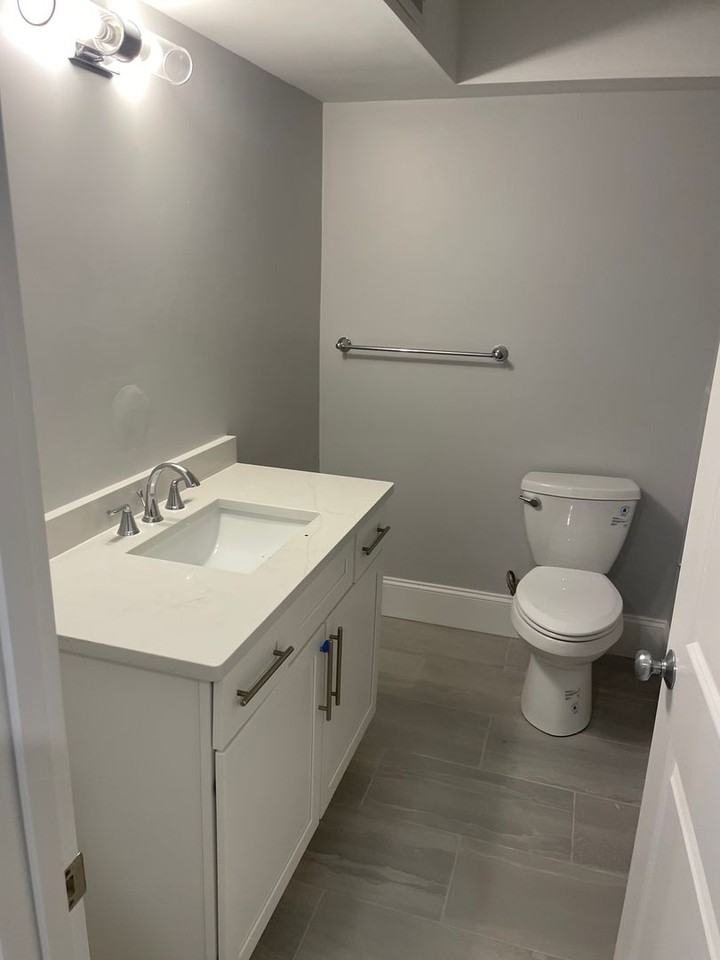 104 Brooks St - Photo 4 of 17