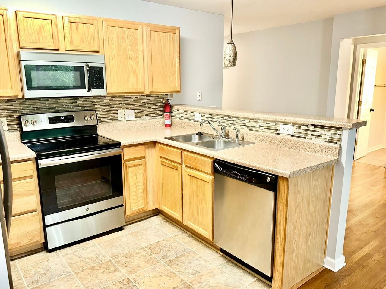 2800 Trailwood Pines Ln - Photo 3 of 17