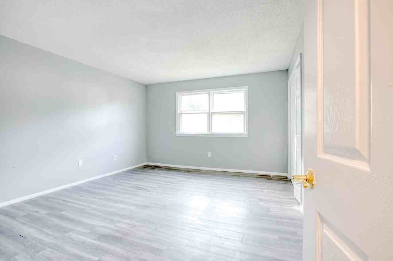 72 Caesar Dr #3 - Photo 5 of 25