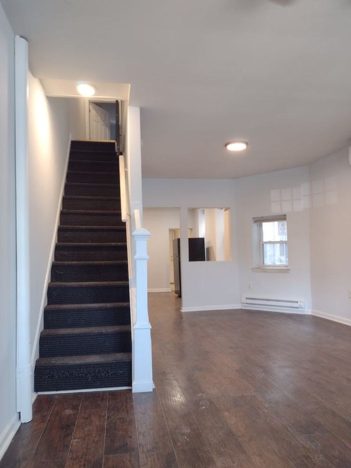 1928 Church St - Photo 5 of 18