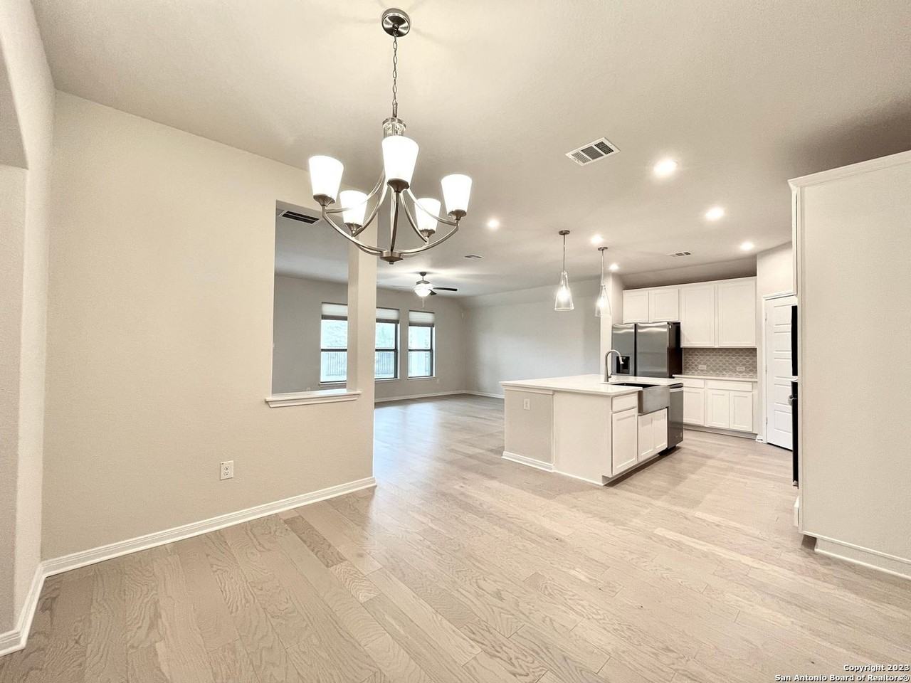 124 Talavera - Photo 4 of 24