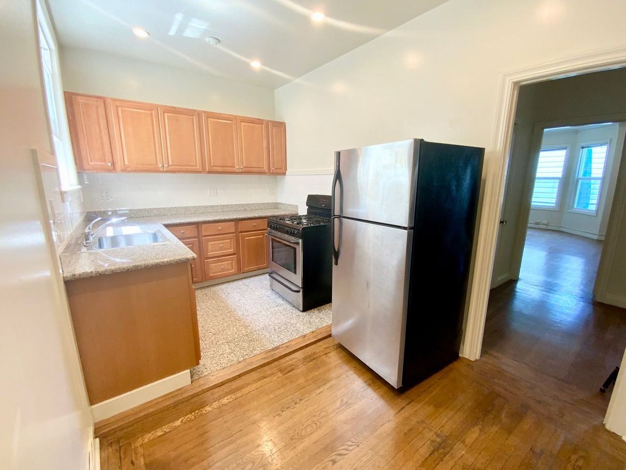 2760 Sutter St - Photo 4 of 25
