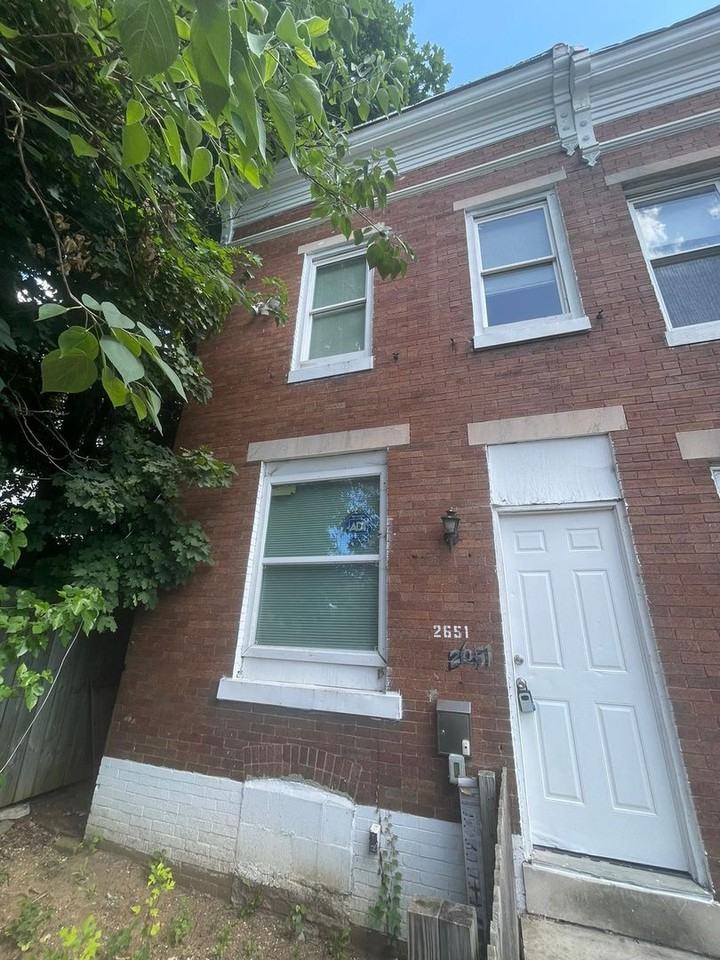 2651 Frederick Ave - Photo 3 of 12
