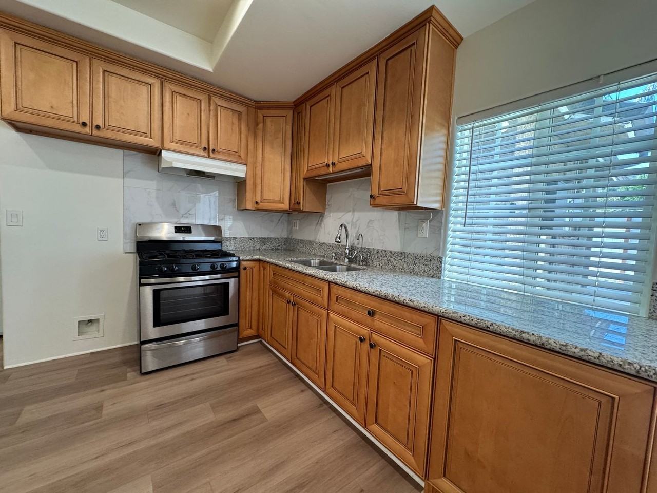 514 Hill Dr #B - Photo 3 of 10